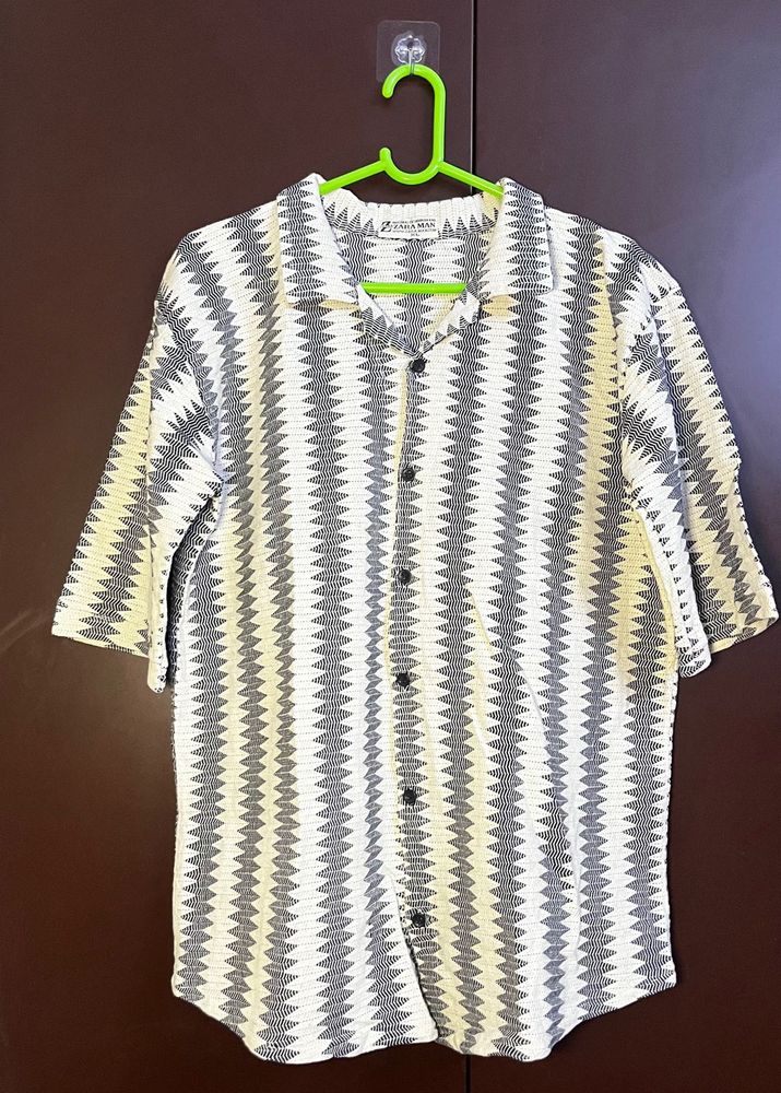Zara Men's Short Sleeve Zigzag Pattern Shirt