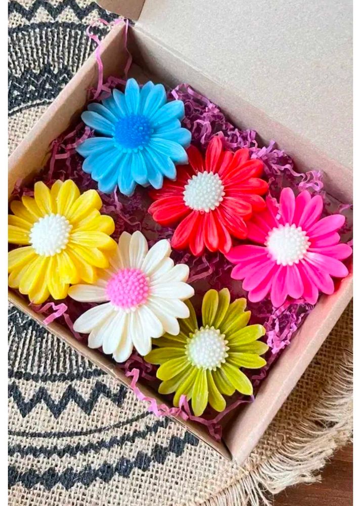 set 6 Handmade daisy flower candle -
