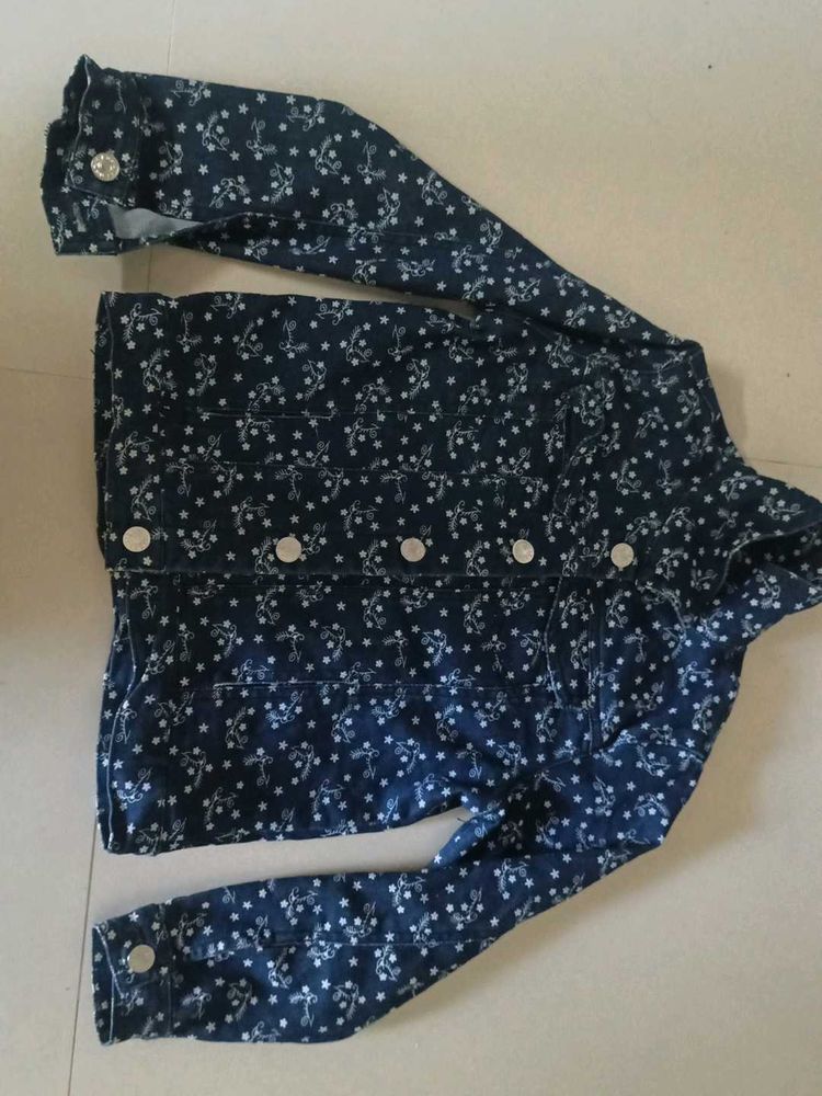 Chic Denim Jacket with Star Print for 9-10 years