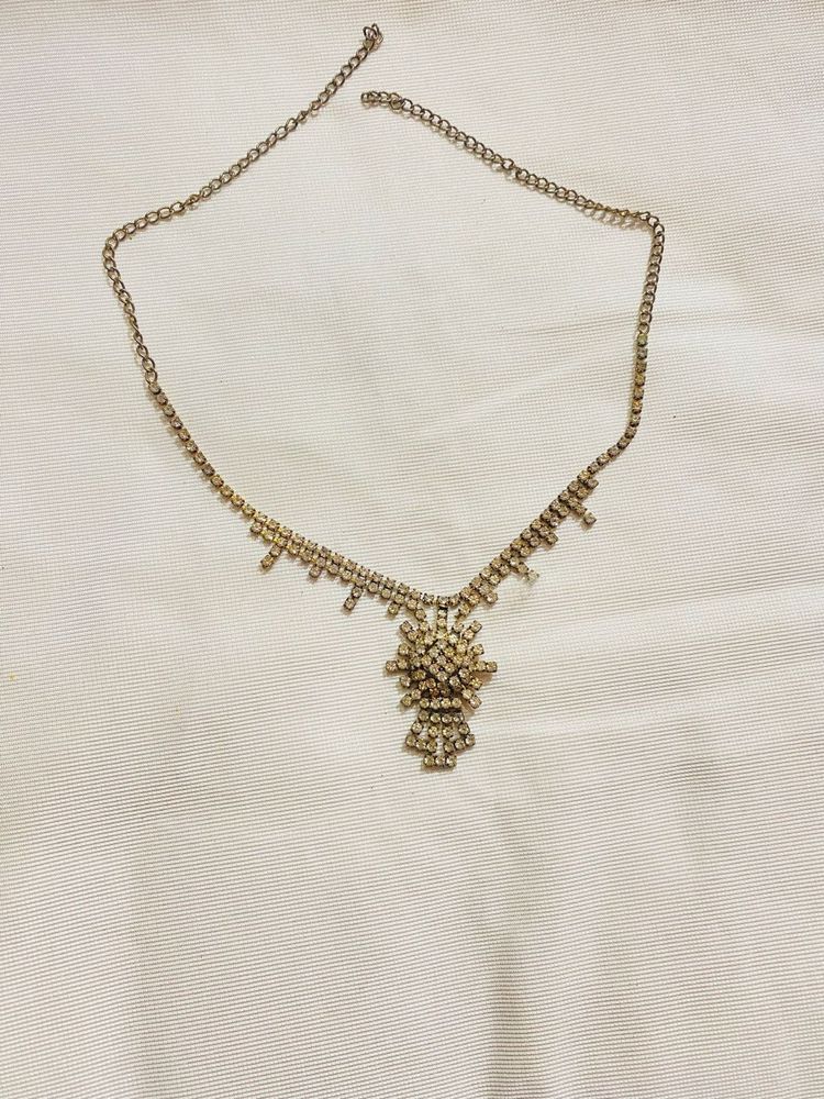 Sparkling Rhinestone Pendant Necklace