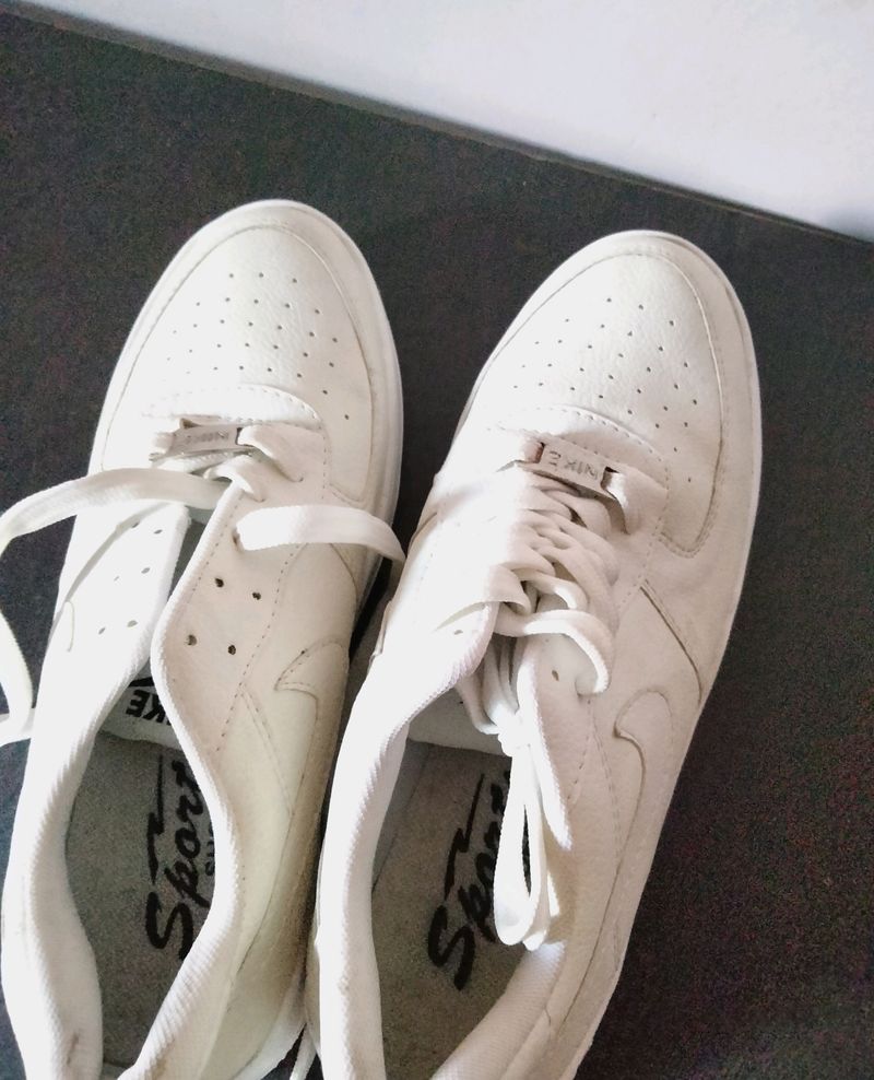 Nike White Shoes Uk7 #male Ur Offer