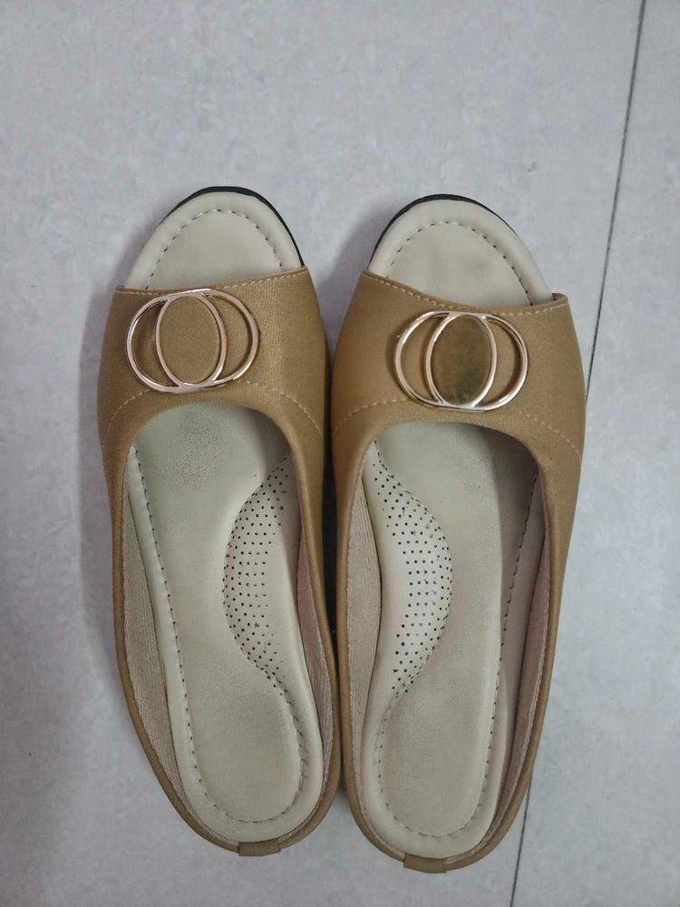 Stylish Women's Slip-On Sandals