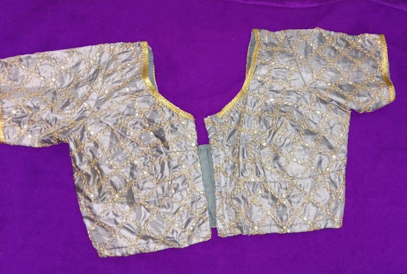 Brand New Beautiful Grey With Gold Colour Padded R