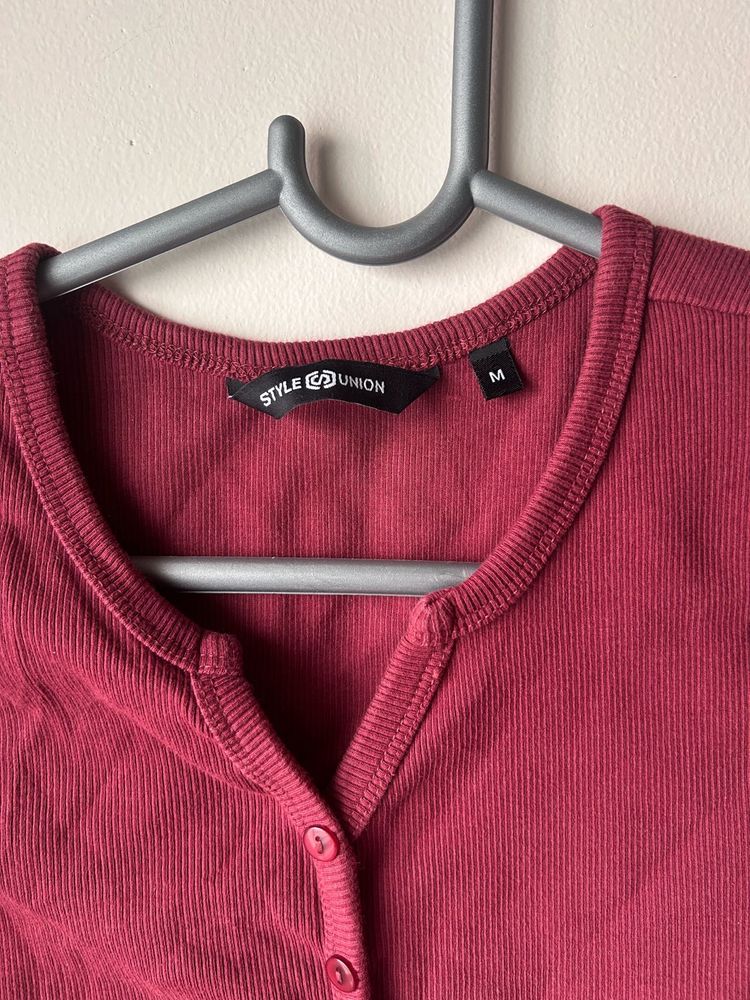 ✨ Chic Berry Ribbed Top ✨