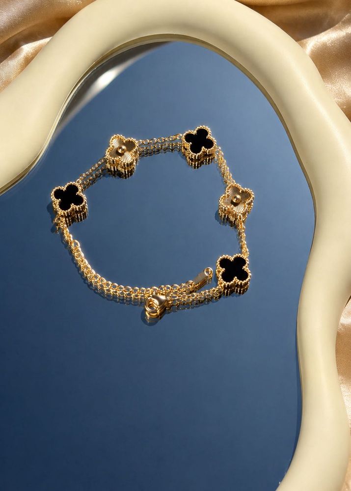 Elegant Clover Charm Bracelet