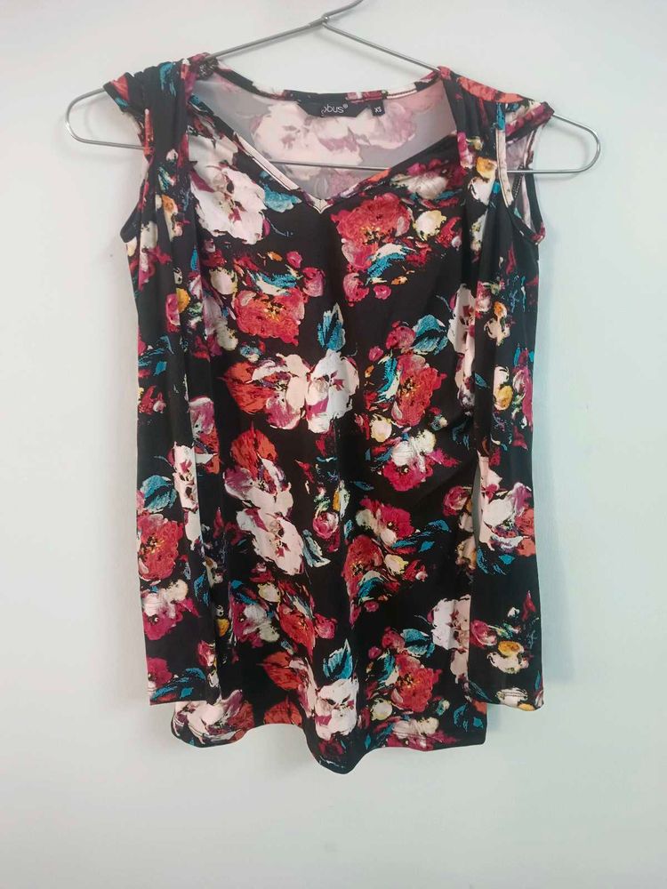 Floral Cold Shoulder Top