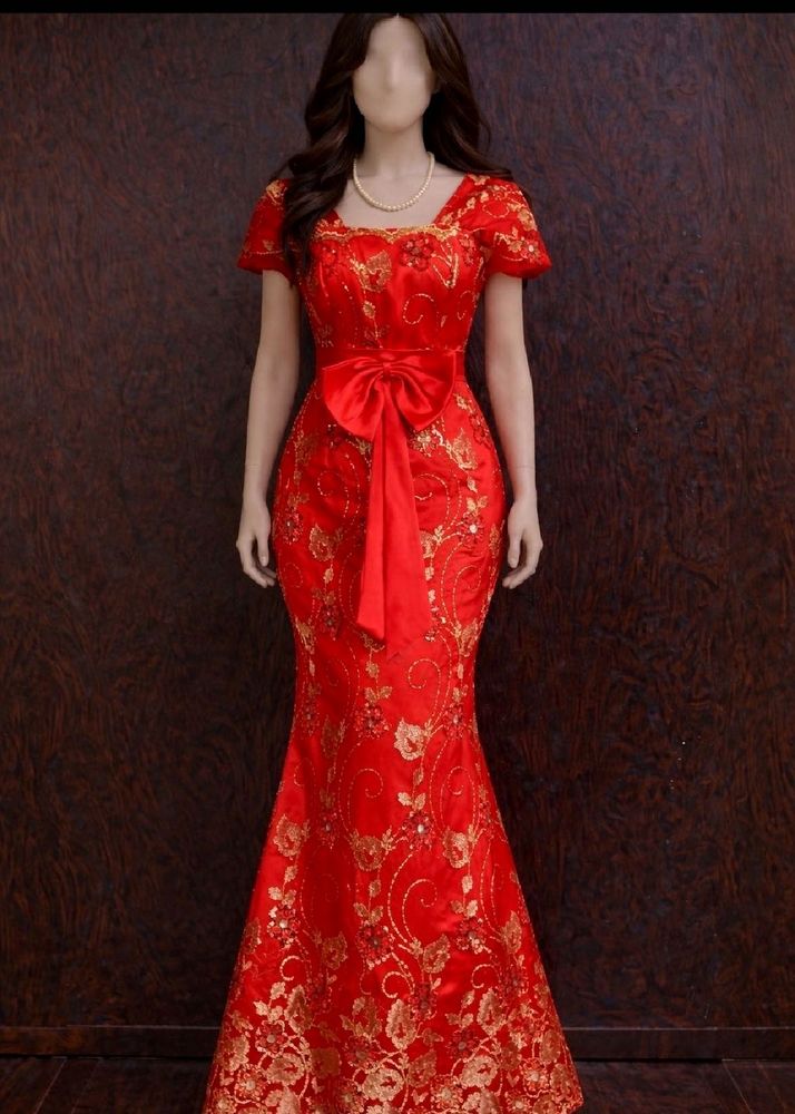 New Stunning Red Embroidered Gown🩷🩷
