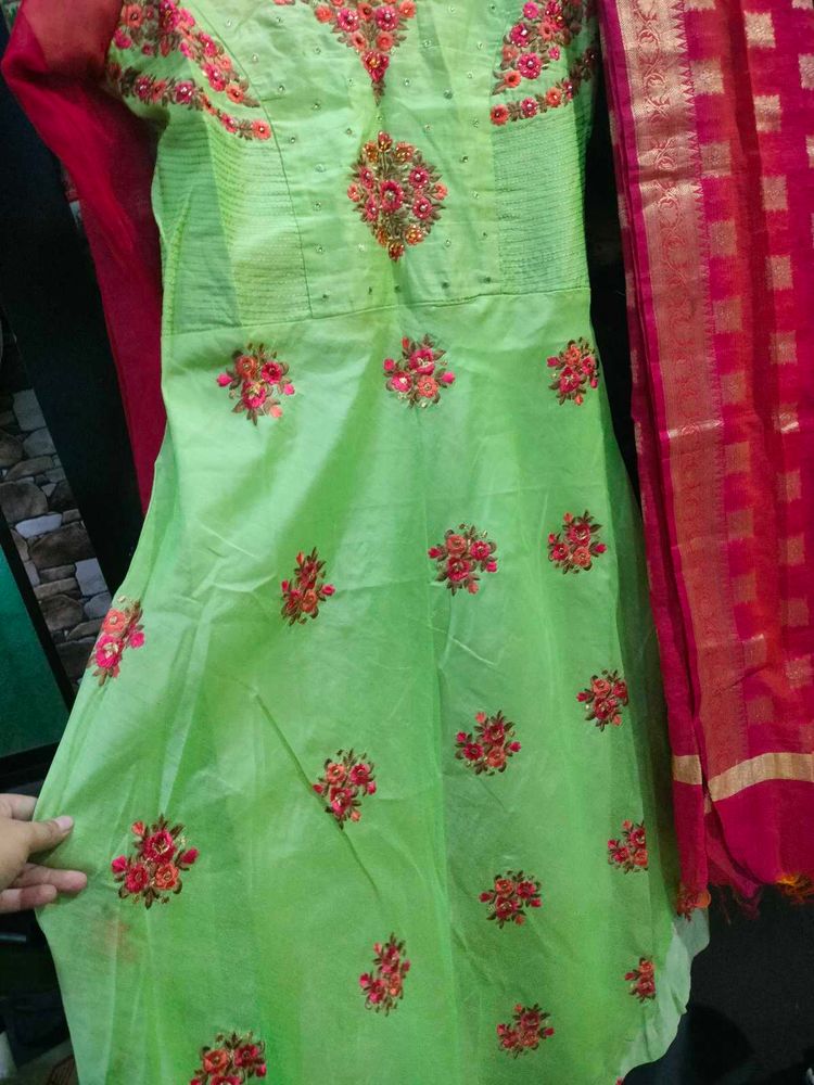 Elegant Light Green Embroidered Kurta Set