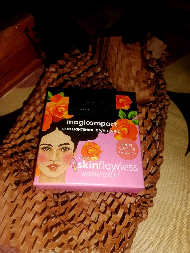 Biotique Magic Compact for Skin Lightening