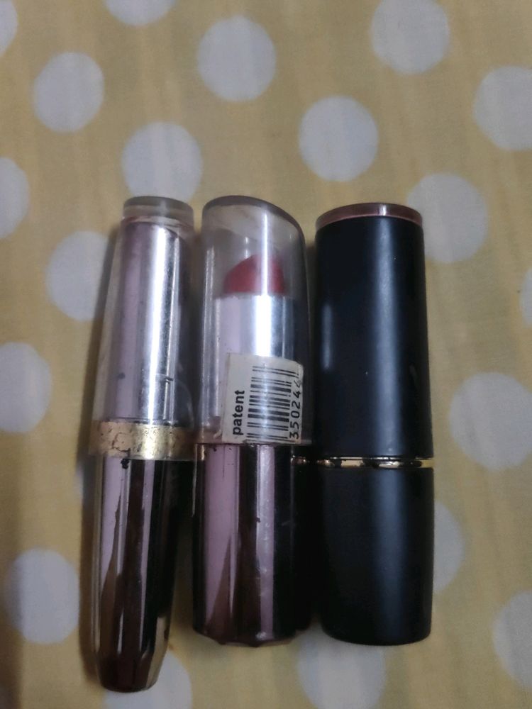 It's Used Only One Time It's Look Like New This Colours Not Suit On My Skin Type So I Think About Selling It