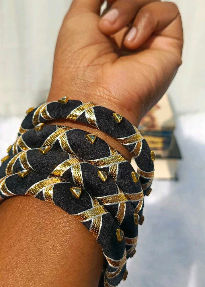 Stylish Black &amp; Gold Bangles