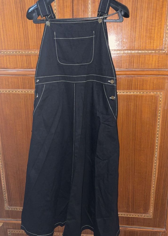 Chic Black Denim Pinafore Dress