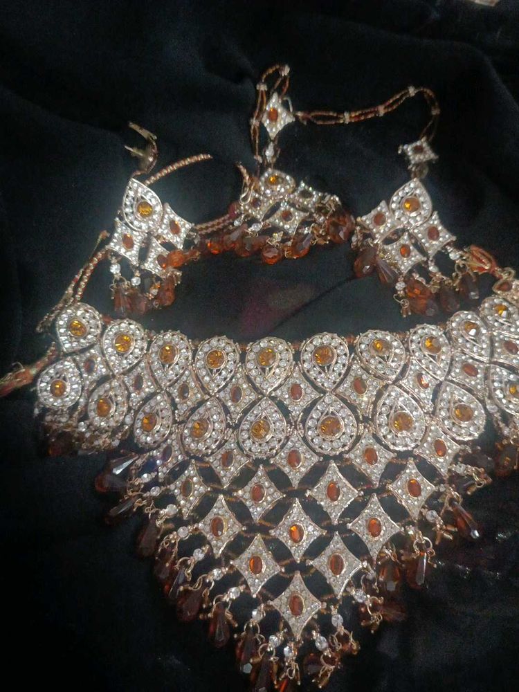 Exquisite Kundan &amp; Pearl Choker Set