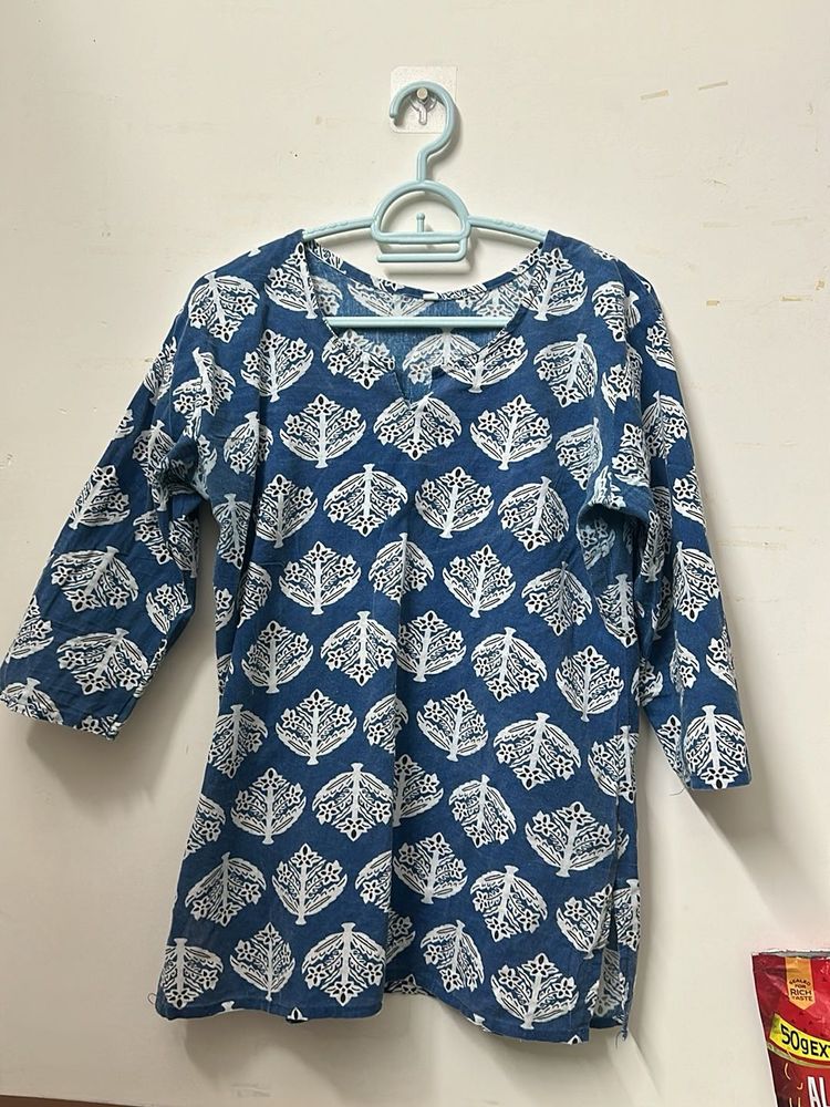 Blue &amp; White Printed Cotton Kurta