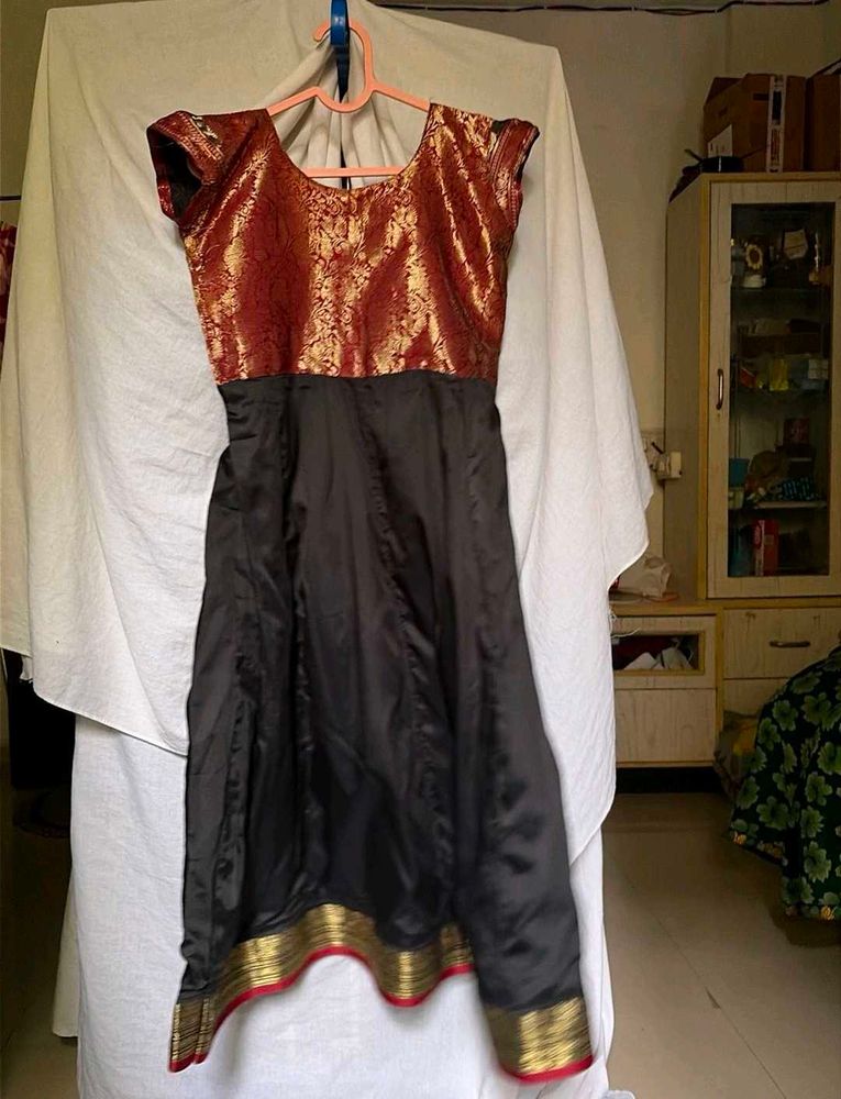 Elegant Black &amp; Gold Ethnic kurta