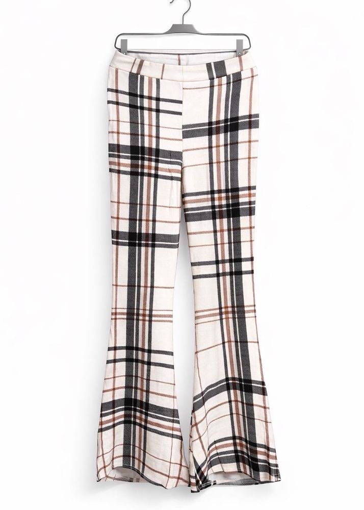 Pinteresty Off White - Flared Plaid Pants