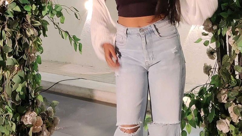 Light Wash Ripped Jeans