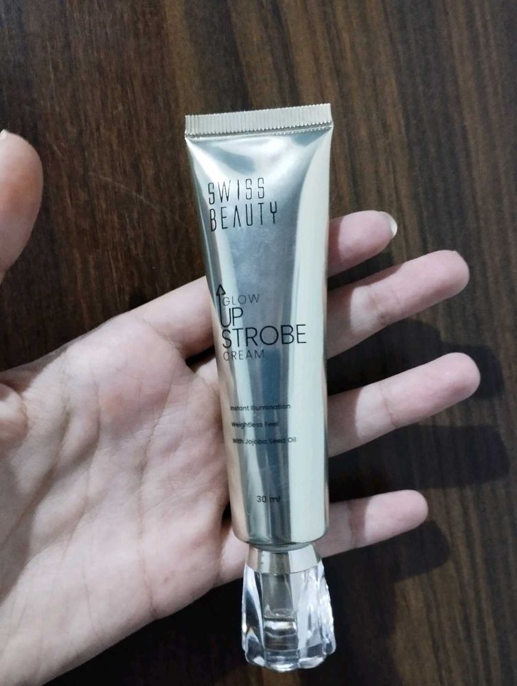 Swiss Beauty Glow Up Strobe Cream