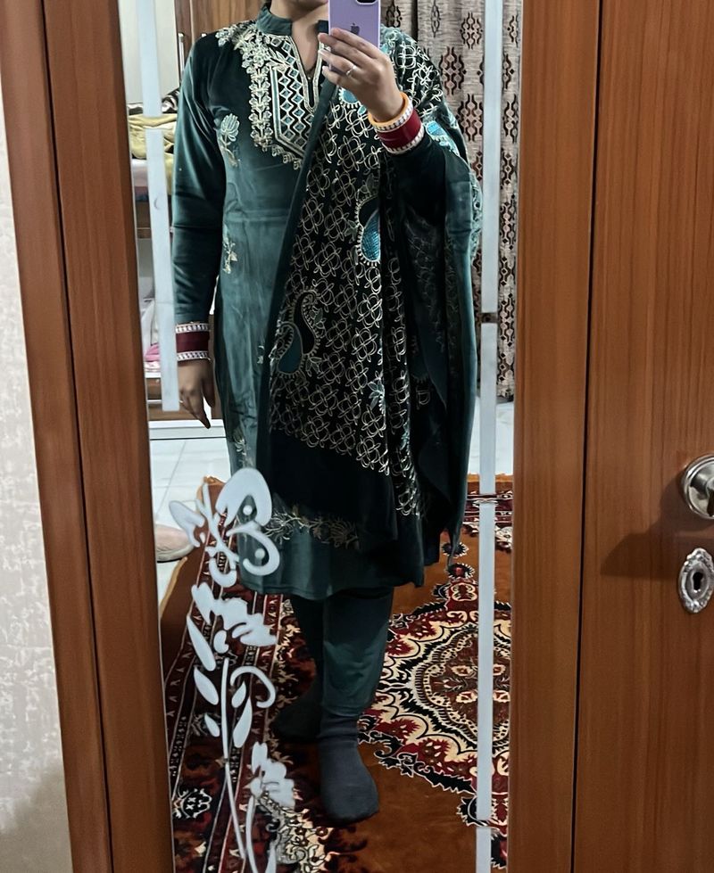 Elegant Green Velvet Salwar Suit
