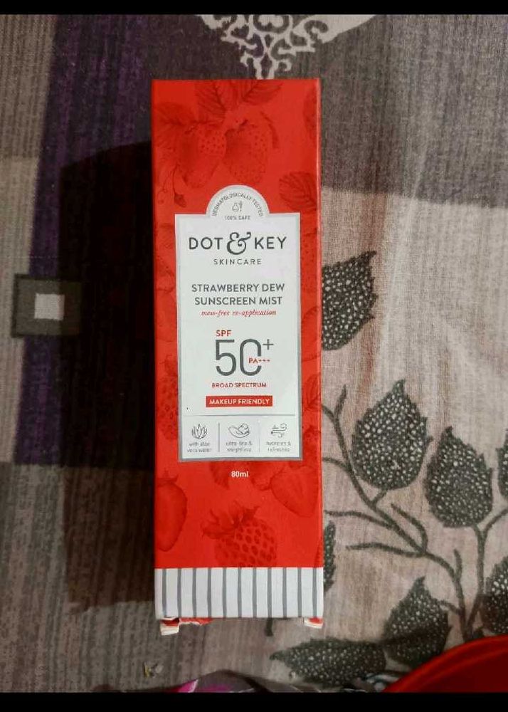 Dot &amp; Key Strawberry Spray Sunscreens