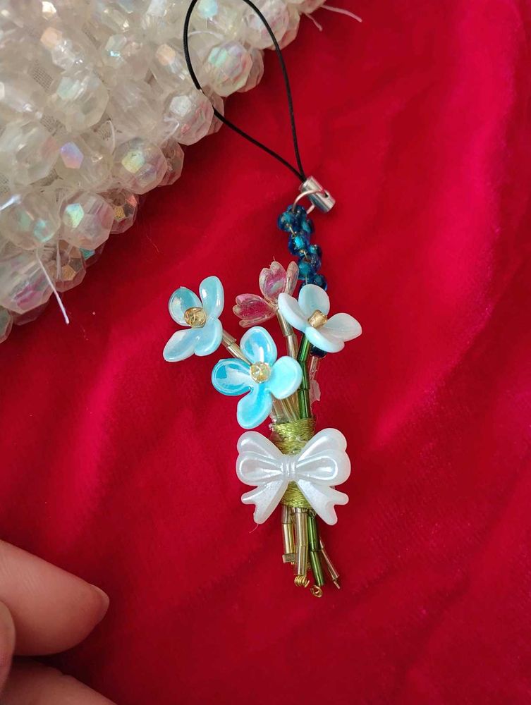 Cute Beaded Flower Charm Keychain
