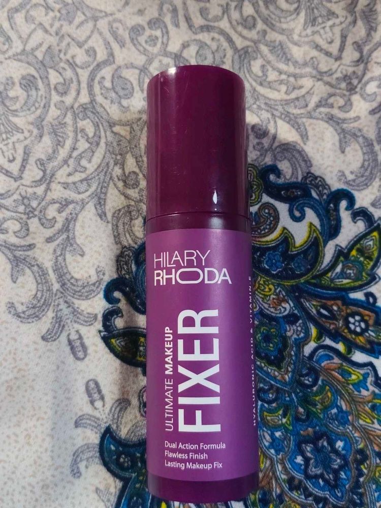 Hilary Rhoda Makeup Fixer