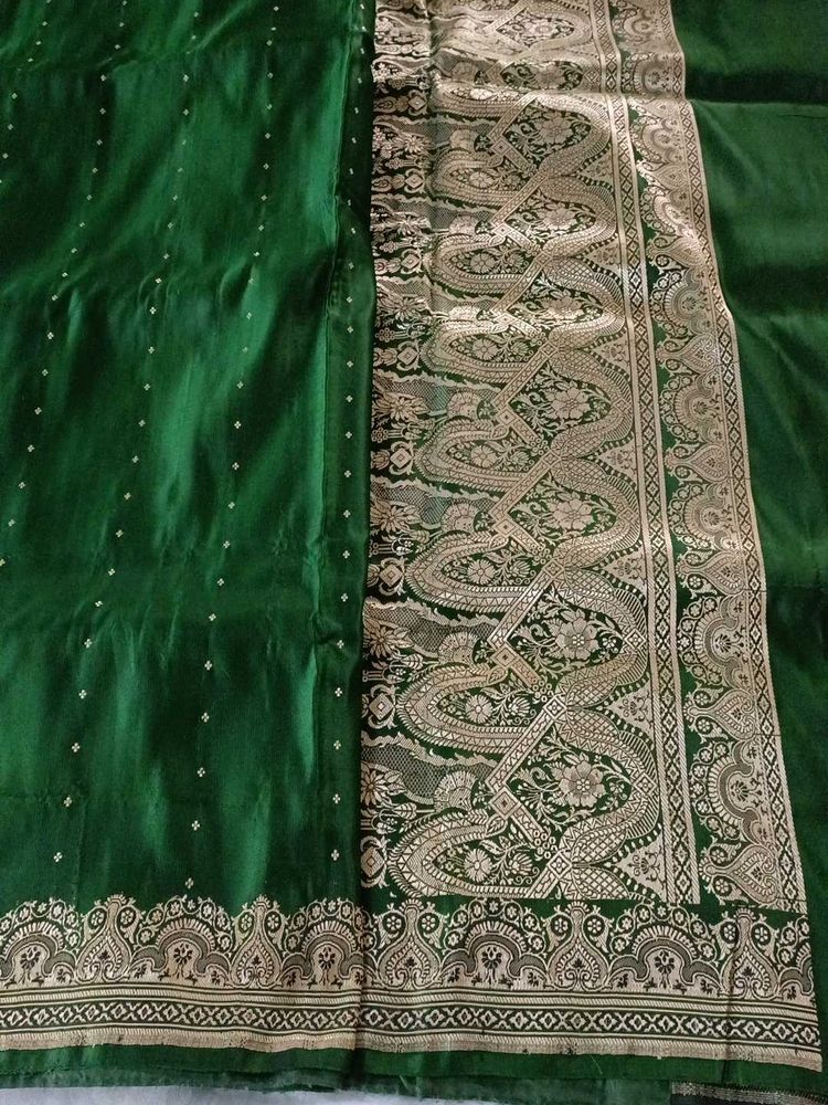 Elegant Emerald Green Silk Saree