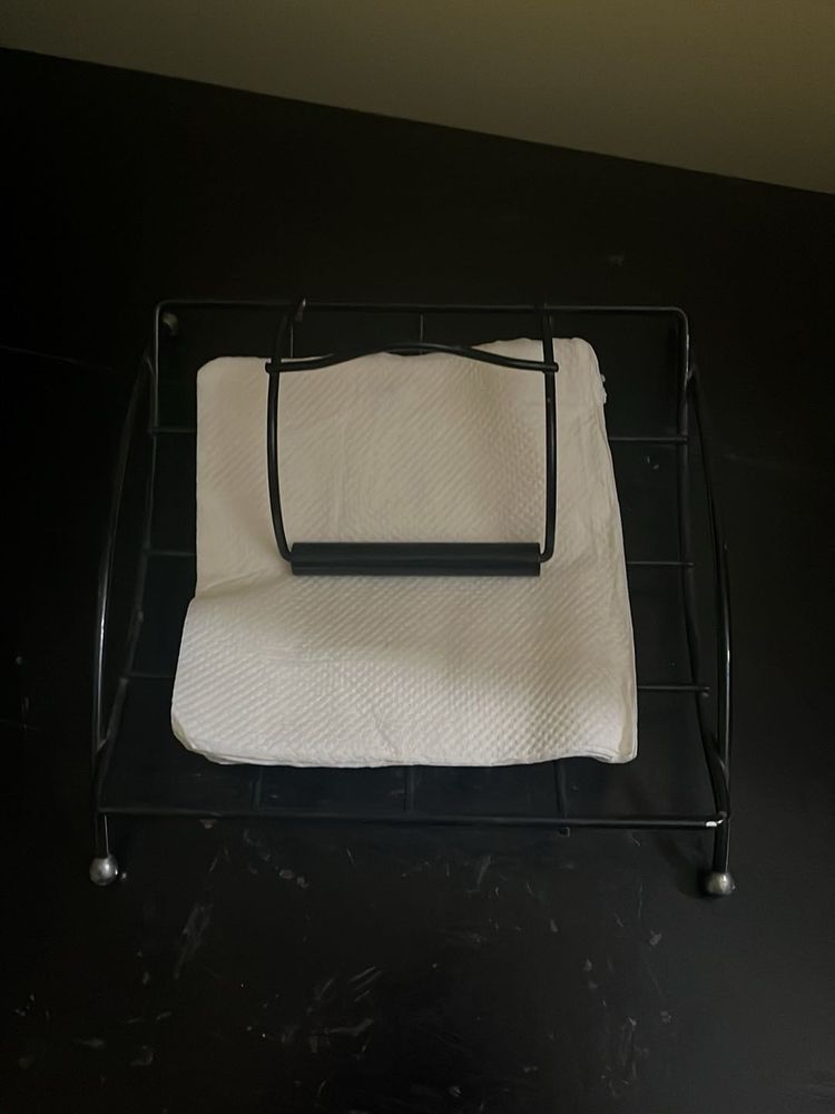 Metal napkins holder