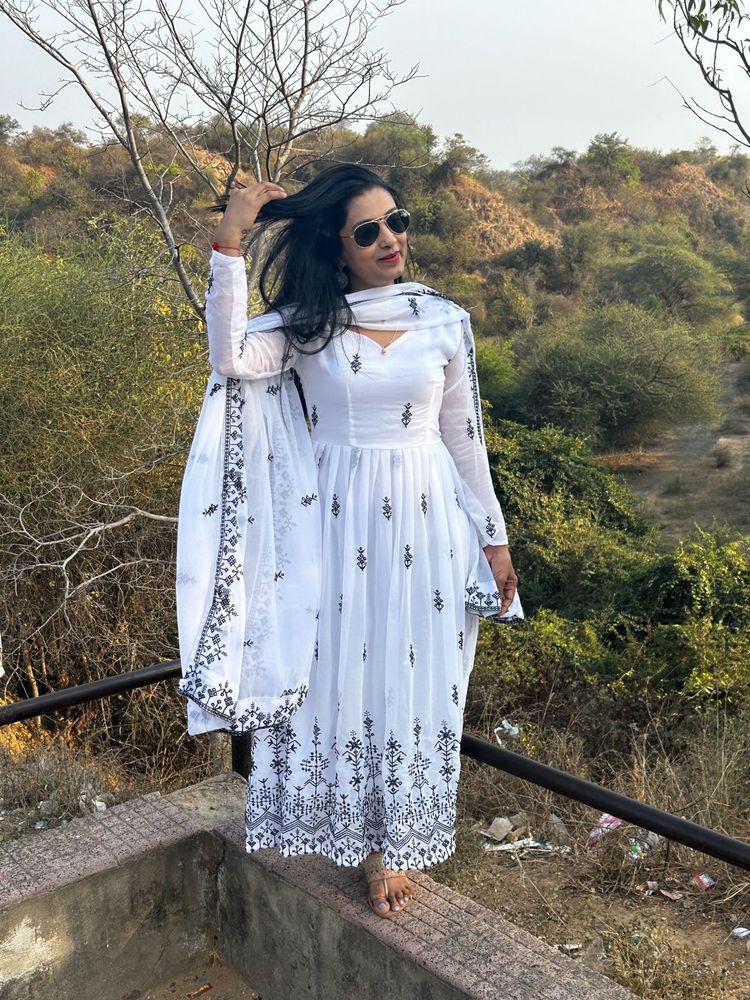 White Kurta with Black Embroidery and dupatta