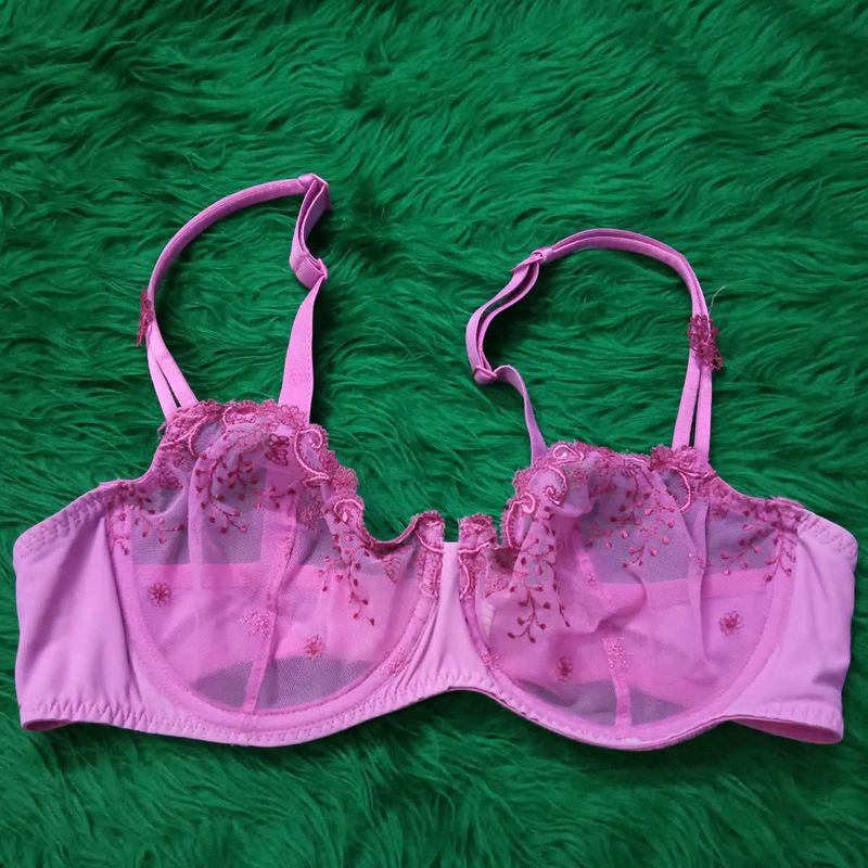Pink 🫴🎁Embroidered Bra