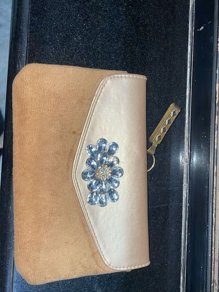 Elegant Beaded Flower Clutch