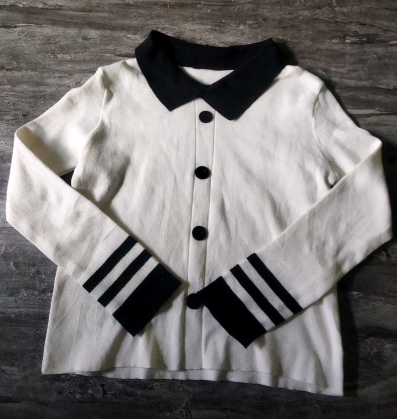 Classic White &amp; Black Knit Sweater