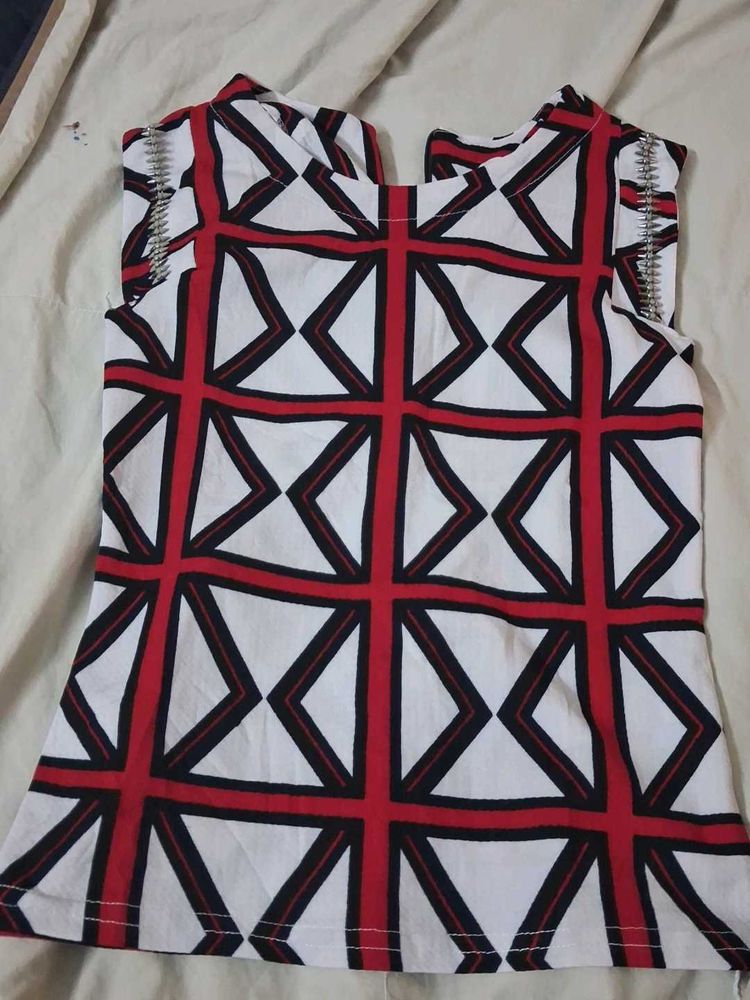 Chic Geometric Print Sleeveless Top