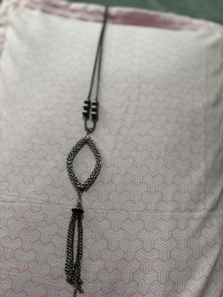 Stylish Tassel Pendant Necklace