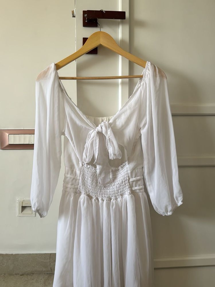 Backless Chic White Off-Shoulder Maxi Dress
