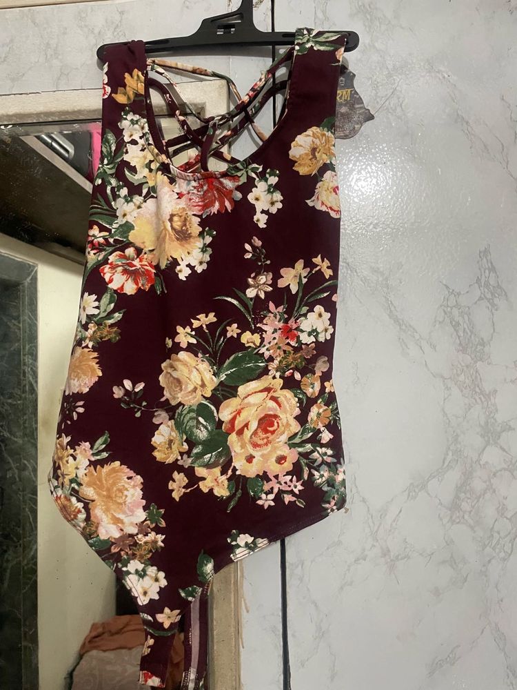 Floral Print Criss-Cross Back Top