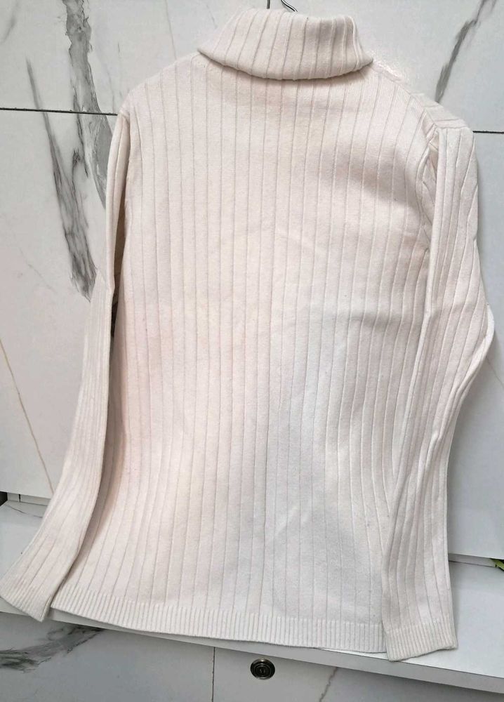 Elegant Cream Turtleneck Sweater