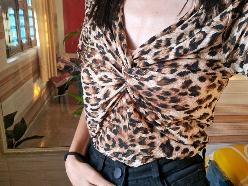 Leopard Print Twist-Front Tee