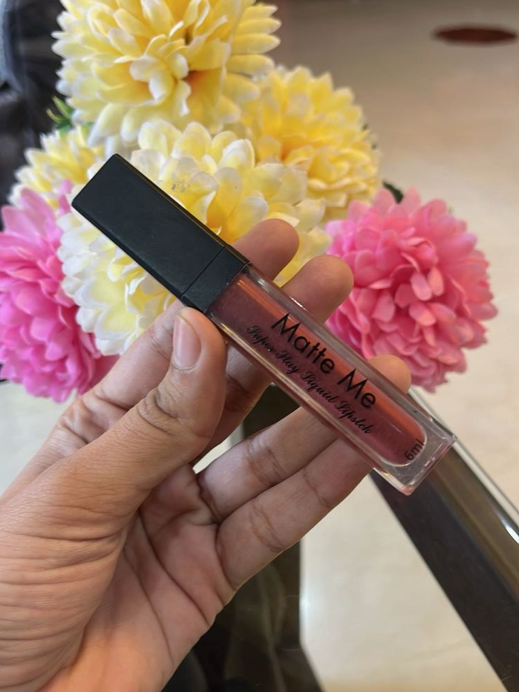 Makeup Revolution Matte Me Lipstick 💄