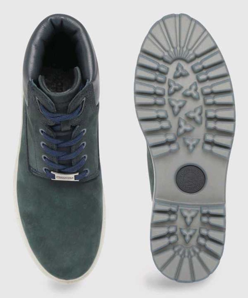 woodland Boots for men ( size 9)