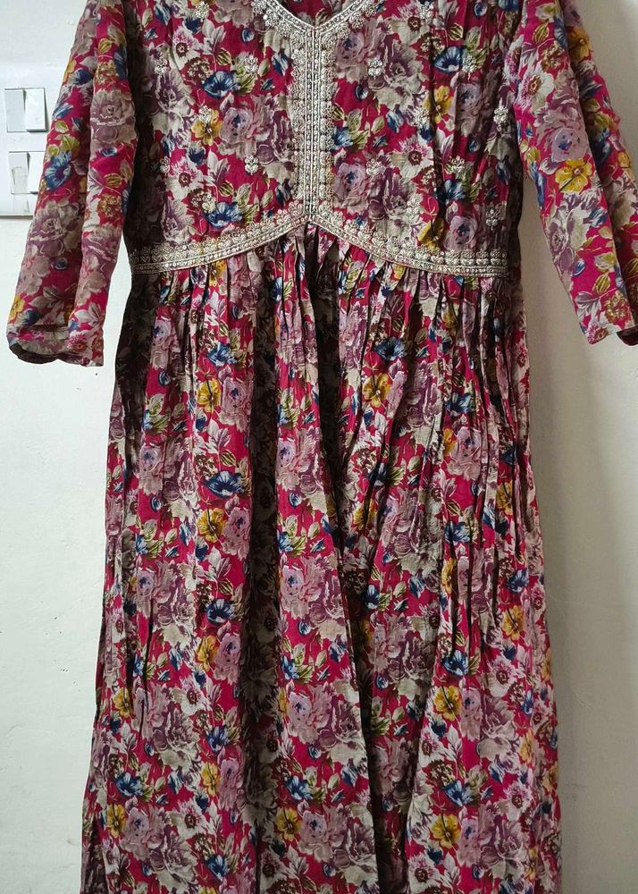 Embroidered Floral Kurta