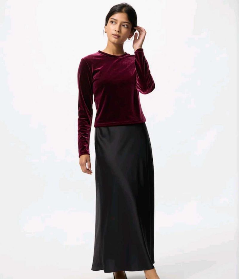 Uniqlo Wine Color Soft Velour Long Sleeve T-Shirt