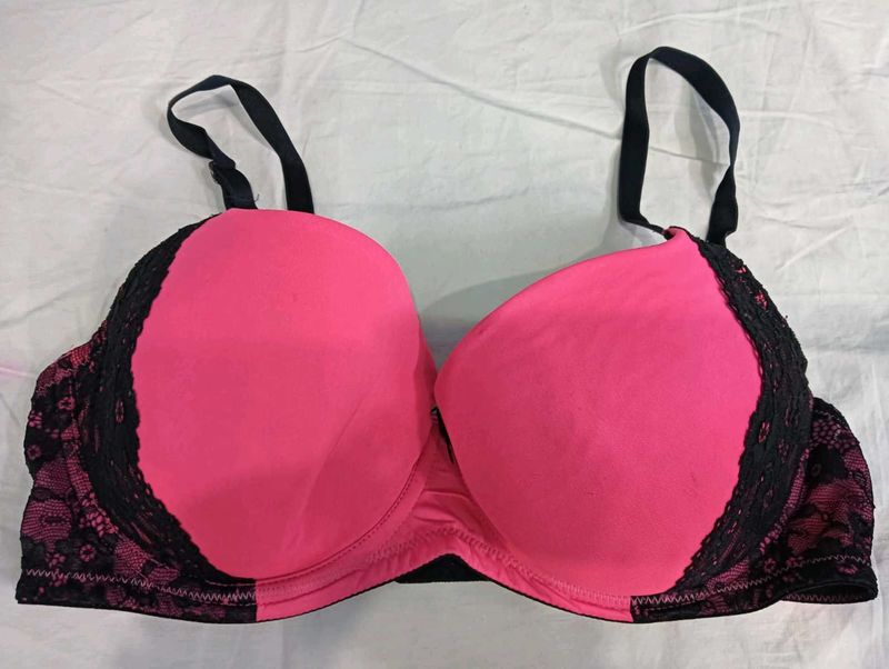 thrift Pink 🤎&amp; Black Lace Bra