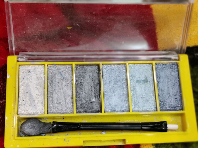 Eye shadow