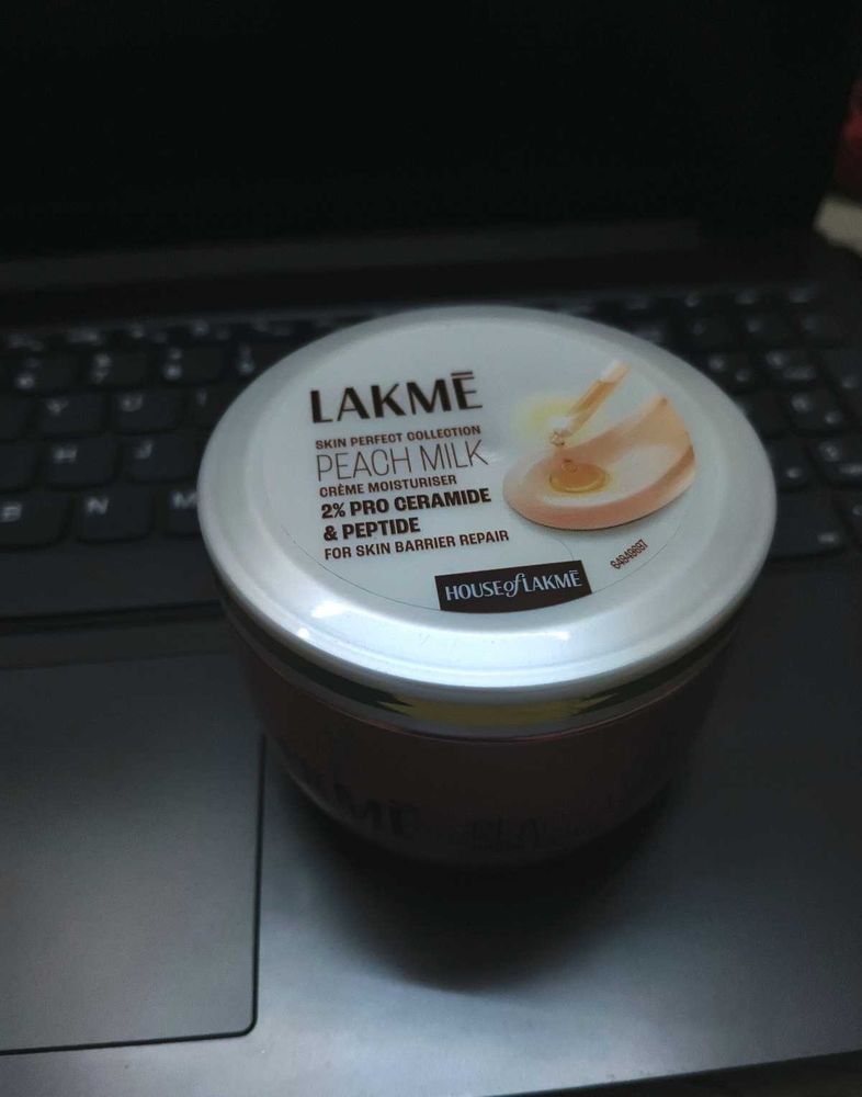 Lakme Peach Milk Creme Moisturiser