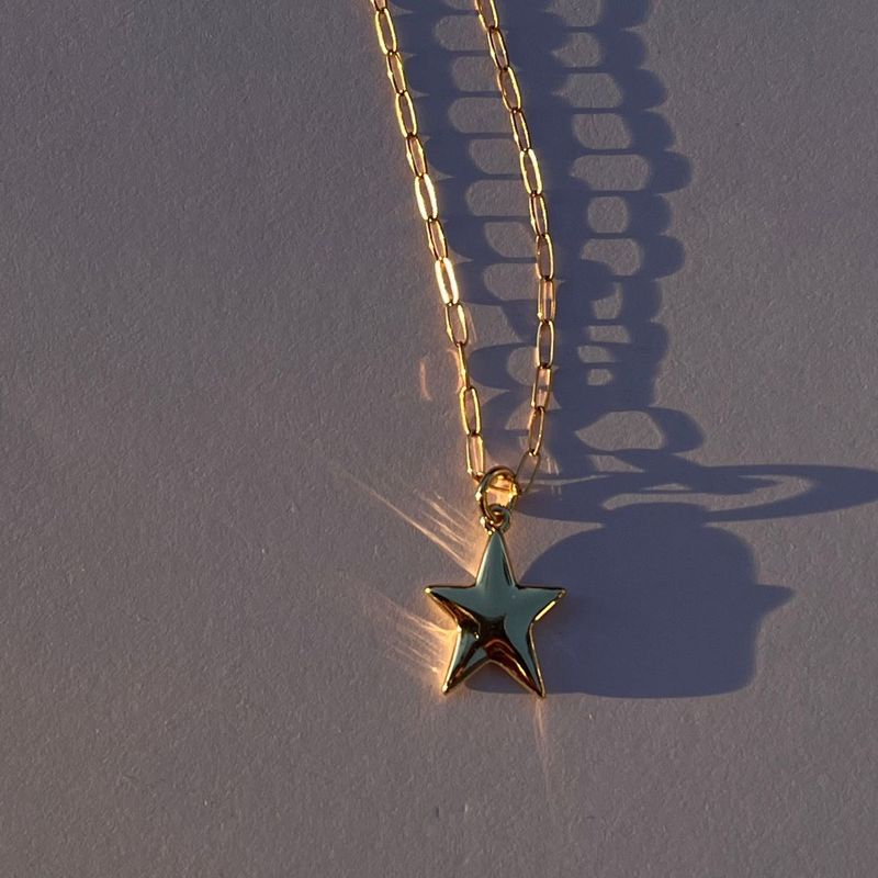 Chic Gold Star Pendant Necklace