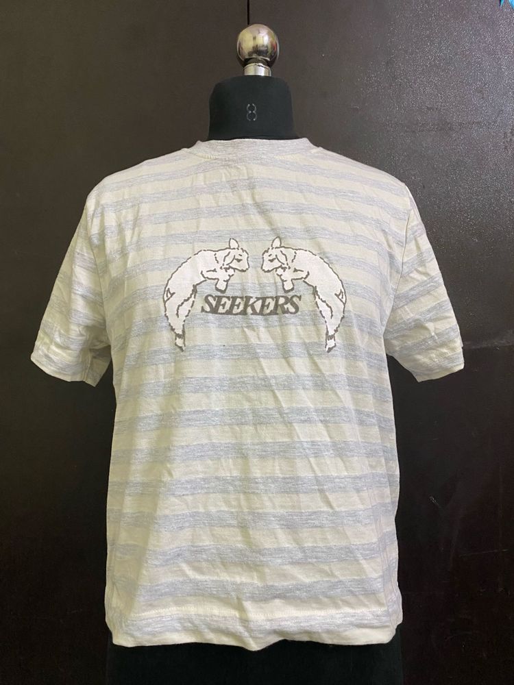 sistersandseekers graphic tee