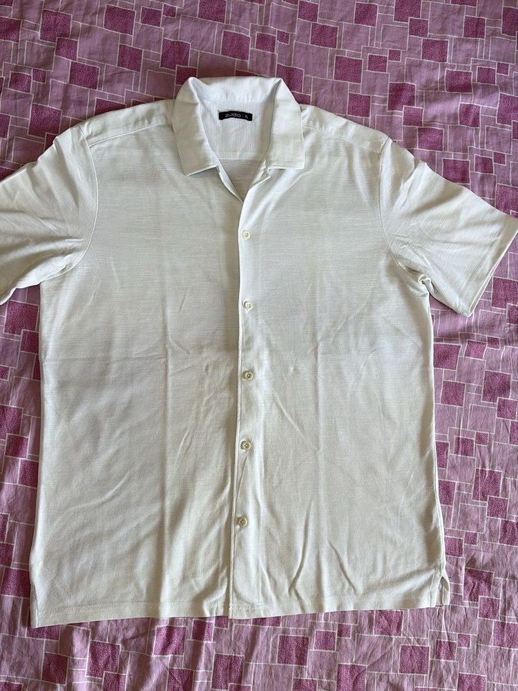 Men's White Short Sleeve Button-Up Shirt