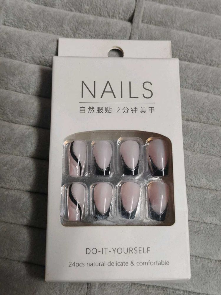 24pcs Natural Delicate False Nails