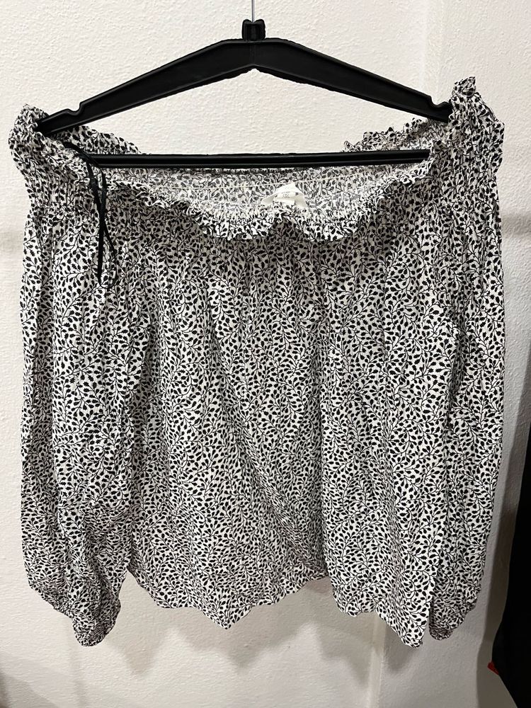 Off-Shoulder Floral Print Top